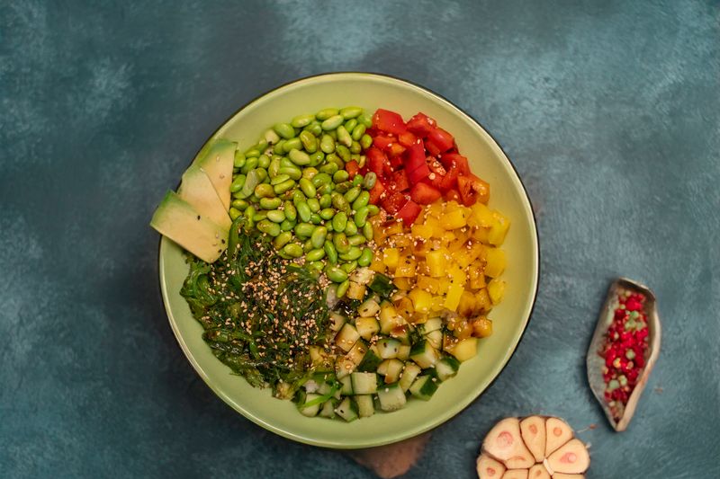 Tofu poke bowl veganistisch van sushipoint