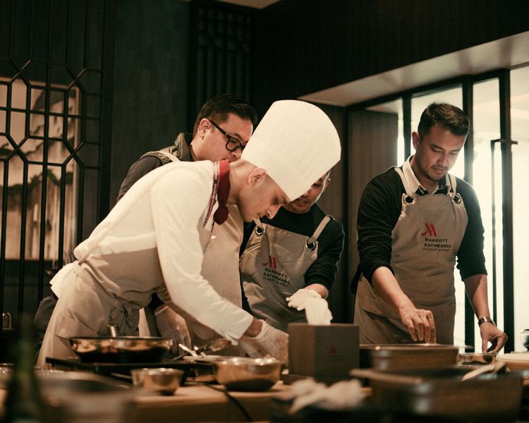 Vrolijk SushiPoint team in Den Haag
